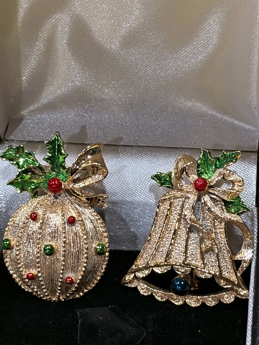 VTG Signed Gerry’s Christmas Brooch Pin Set Bell & Ornament